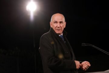 El ultranacionalista Jansa, favorito para volver a gobernar Eslovenia al frente de una coalición conservadora