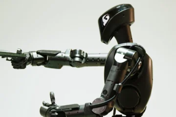 Ucrania prueba en el frente los primeros robots humanoides para combate