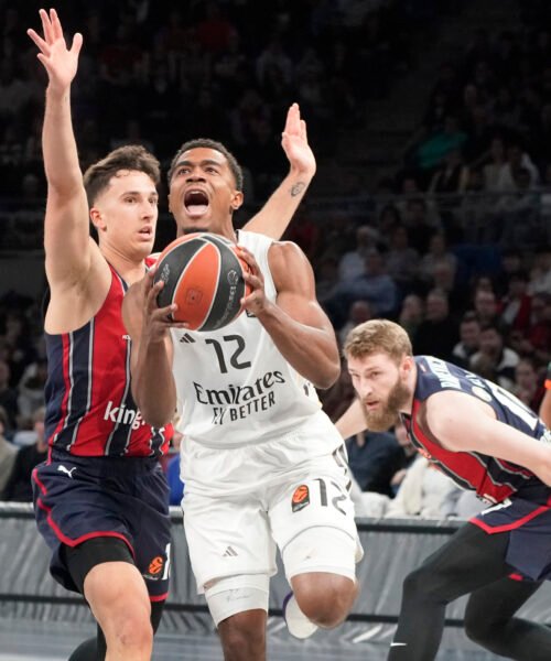 El Real Madrid de los finales inexplicables se vuelve a disparar en el pie ante el Baskonia y se aleja del liderato