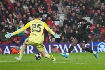 Dos goles de Dembélé, castigo cruel para un encomiable Liverpool