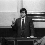 ¿Tiene solución el sistema de sanidad 40 años después? Vivimos más, pero esperamos más de 100 días una consulta