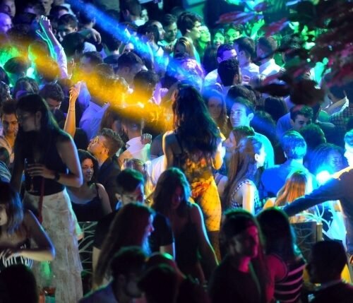 Escándalo en el fútbol italiano: unos 50 jugadores de la Serie A implicados en fiestas con prostitutas y gas de la risa después de los partidos