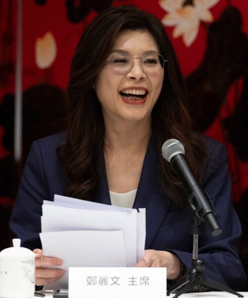 La líder opositora de Taiwán defiende en Pekín su acercamiento a China “para evitar una guerra”