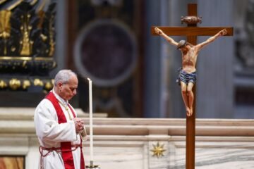 El Papa León XIV denuncia la violencia y la tiranía del poder en su primera Semana Santa