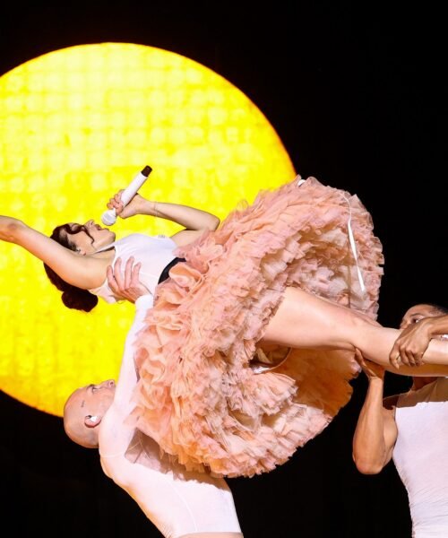 Rosalía en su primer concierto del ‘Lux Tour’ en Barcelona: llámeselo arte