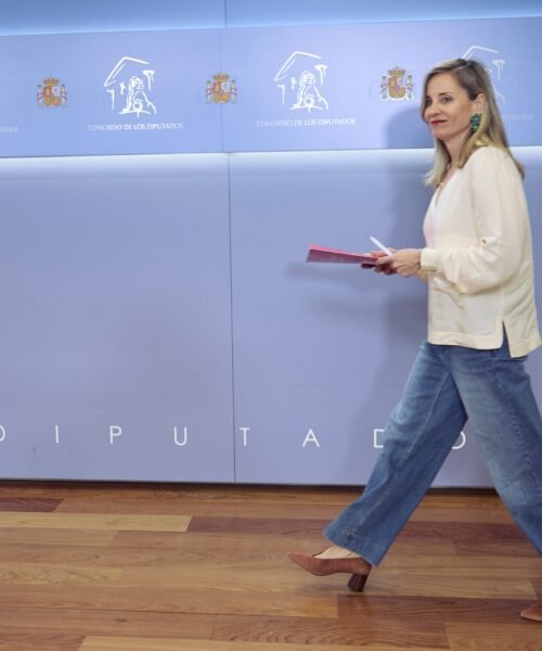 Sumar sopesa abstenerse en la ley de Junts para prohibir el burka en plena negociación sobre alquileres