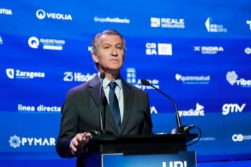 Feijóo acusa al Gobierno de “traicionar los pilares básicos del europeísmo” con la regularización de inmigrantes