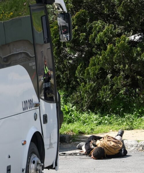 Un atacante muerto y otros dos heridos en un tiroteo junto al consulado de Israel en Estambul