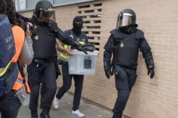 El Supremo autoriza a los Mossos a destruir las pruebas del referéndum del 1-O, pero ordena conservar una muestra de cada una