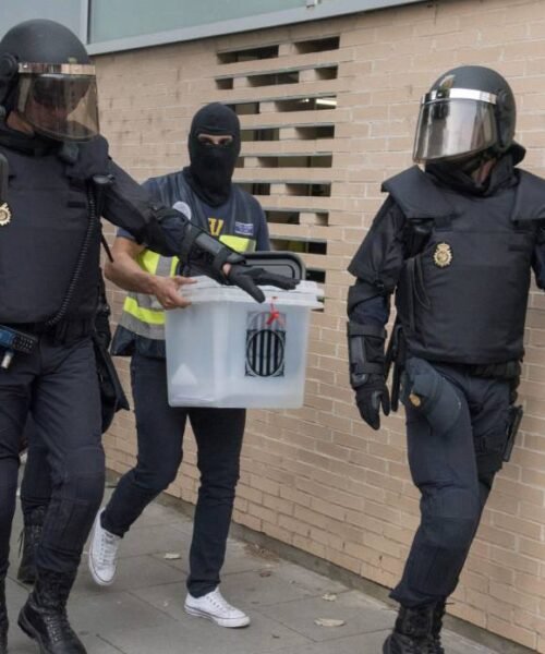 El Supremo autoriza a los Mossos a destruir las pruebas del referéndum del 1-O, pero ordena conservar una muestra de cada una