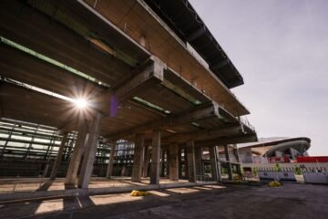 Almeida cambia el proyecto para el edificio abandonado junto al Metropolitano para ajustarse a la ley: ya no contará con un hotel