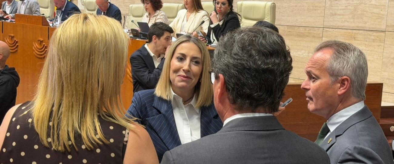 Última hora de la actualidad política, en directo | Comienza la sesión de investidura de Guardiola en Extremadura