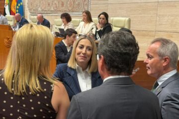 Última hora de la actualidad política, en directo | Comienza la sesión de investidura de Guardiola en Extremadura