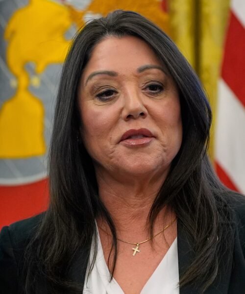 La secretaria de Trabajo de EE UU, Lori Chavez-DeRemer, renuncia en medio de acusaciones de abuso de poder