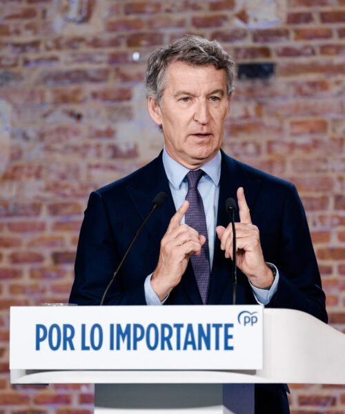Feijóo se opone a la regularización de inmigrantes por “inhumana, injusta, insegura e insostenible”