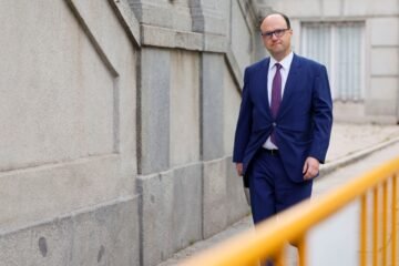 Primer juicio contra Ábalos, Koldo y Aldama por la trama de las mascarillas, en directo | El exjefe de gabinete de Maroto asegura por primera vez que la exministra se reunió con Aldama en Industria