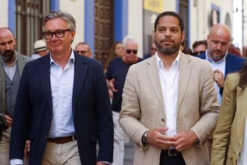 Vox promete llevar a Andalucía la “prioridad nacional” acordada con el PP en Extremadura