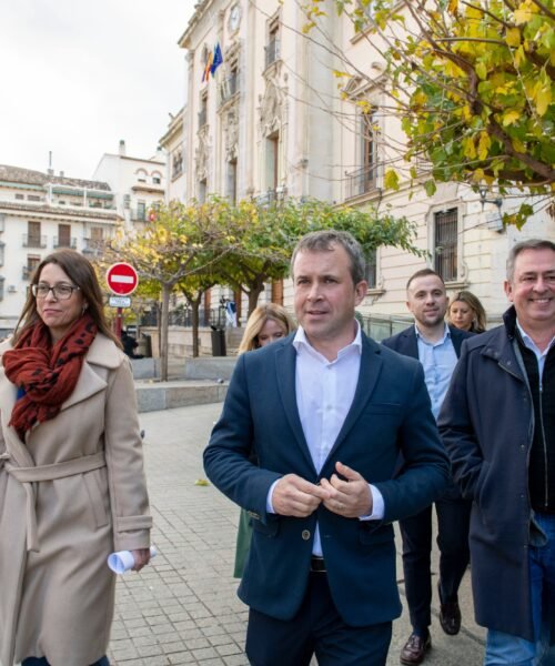 Vox y PP trasladan a Jaén la “prioridad nacional” en las ayudas sociales frente a los migrantes