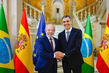 Reunión de líderes progresistas en Barcelona, en directo | Pedro Sánchez, Lula y Sheinbaum participan en la reunión En Defensa de la Democracia en Barcelona