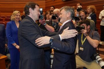 El PP y Vox ratifican su acuerdo para la Mesa de las Cortes en Castilla y León e inician los plazos para elegir presidente o repetir elecciones