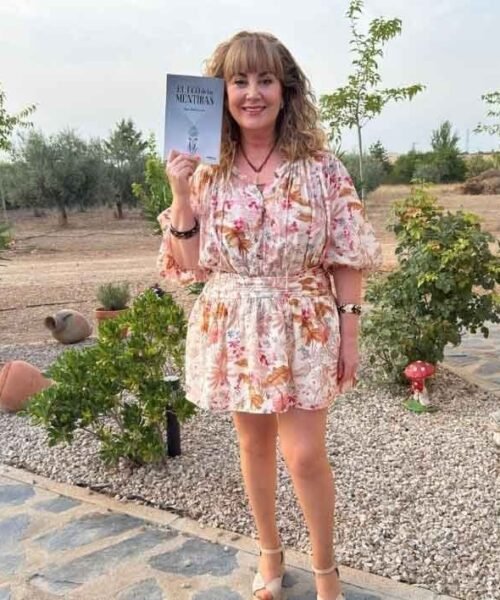 MARISA TOLEDO GARRIDO REIVINDICA LA SENSIBILIDAD Y EL VALOR DE LOS AFECTOS EN SU NOVELA ‘EL ECO DE LAS MENTIRAS’