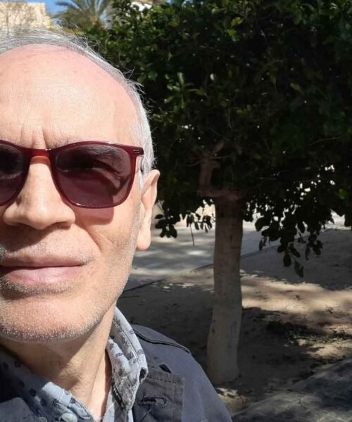Rafael Ortiz Abellán rescata la memoria emocional de toda una generación en una novela íntima y profundamente humana 