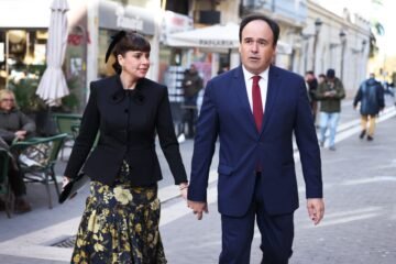 El Ayuntamiento de Finestrat deniega  el expediente de acceso a la función pública de la pareja de Pérez Llorca