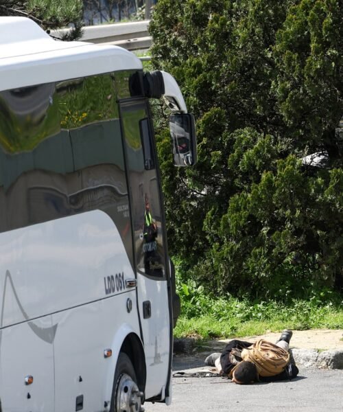 El tiroteo en Estambul junto al consulado de Israel, en imágenes