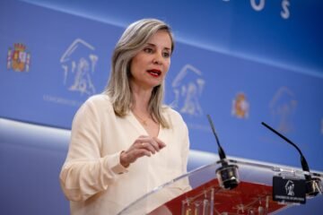 Sumar votará contra la ley de Junts para prohibir el burka en plena negociación sobre alquileres