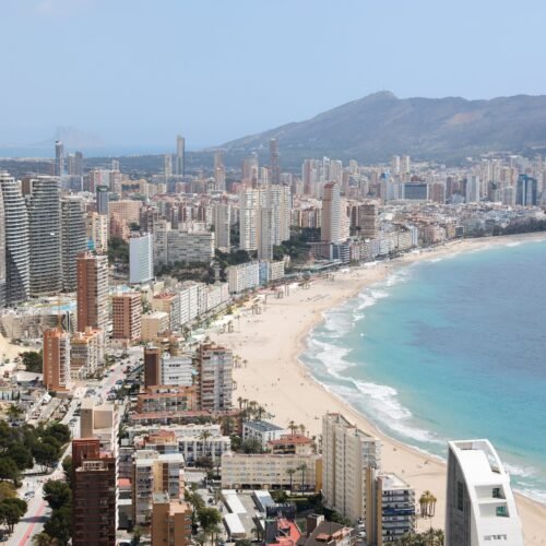 Heridas siete personas al derrumbarse parte del techo de un hotel en Benidorm