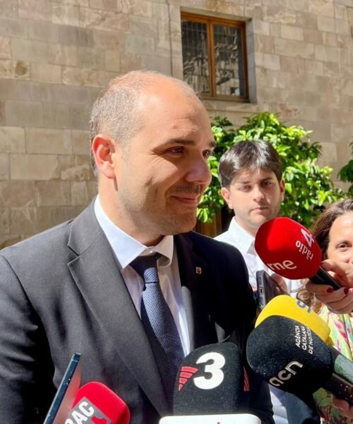 El Govern busca la forma de “acelerar” las pruebas diagnósticas tras retirar los incentivos para acortar bajas médicas