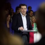 El ‘CIS andaluz’ sitúa a Moreno al borde de la mayoría absoluta y confirma el frenazo de Vox