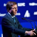 Almeida advierte de que devolverá la tasa de basuras solo en aquellos casos en los que lo permita la ley