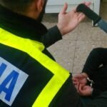 Una venganza entre pandilleros gestada en la oscuridad de un portal