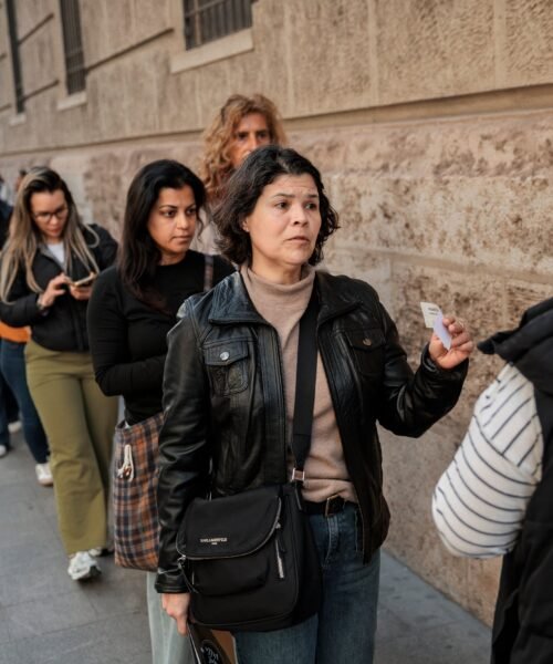 El Supremo rechaza la suspensión urgente del decreto de regularización de inmigrantes