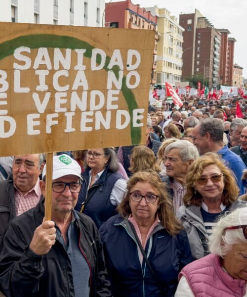 El incremento de la demora para operarse e ir al especialista encona la precampaña andaluza