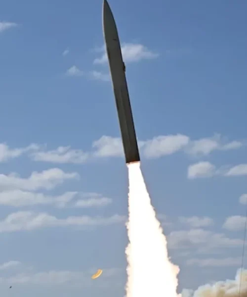 El Pentágono aprobó el despliegue del misil hipersónico Dark Eagle