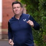 Andy Burnham, el carismático político británico que aspira a quitarle el puesto a Keir Starmer