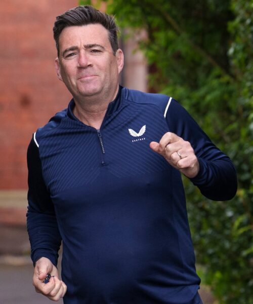 Andy Burnham, el carismático político británico que aspira a quitarle el puesto a Keir Starmer