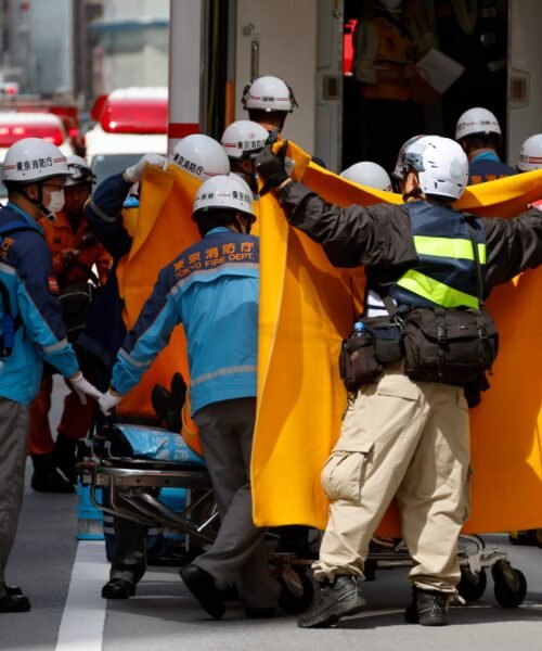 Una veintena de hospitalizados por inhalar una sustancia desconocida en un ataque en Tokio