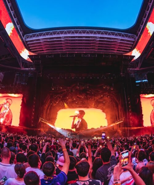 Los conciertos en el Bernabéu: Florentino dice que volverán “prontísimo” y Ayuso promete seguridad jurídica a los promotores