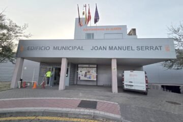 Algete retira el nombre de Joan Manuel Serrat de un edificio municipal y lo reemplaza con el de un vecino ilustre