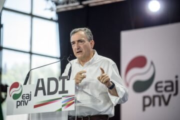 El PNV ve “irresponsable” que Sánchez siga más allá de 2026 por una “agenda descontrolada y judicializada”