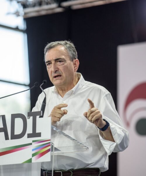 El PNV ve “irresponsable” que Sánchez siga más allá de 2026 por una “agenda descontrolada y judicializada”
