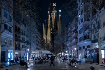 La Sagrada Familia invita a 4.200 fieles de las parroquias de Barcelona a la misa del Papa