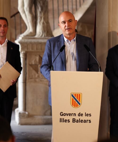 El presidente del Consell de Ibiza irá a juicio acusado de prevaricar al conceder un contrato