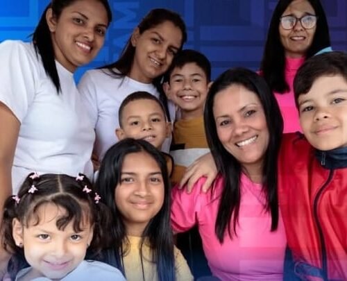 El Gobierno de Venezuela reivindica la familia con la foto de una presa política separada de los suyos