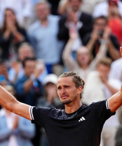 Zverev rompe su maldición ante Cobolli y celebra por fin en Roland Garros su primer Grand Slam