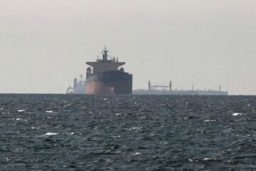 Los marineros vislumbran el fin de su agonía en Ormuz pero aún no se fían: “Nos preguntan si esta paz es real”