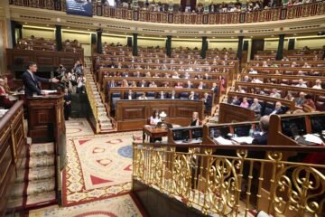 Última hora de la actualidad política, en directo | El PP desdeña la propuesta de Junts de que Sánchez deje paso a otro candidato